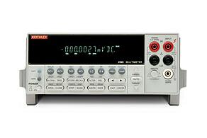 Keithley 2002 系列：配有扫描功能的 8½ 位万用表